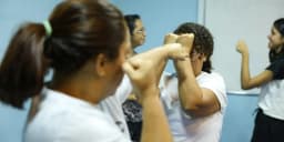 Senado aprova venda de spray de pimenta para defesa de mulheres — Assuntos: spray, pimenta, Defesa, mulheres, Violência, comércio