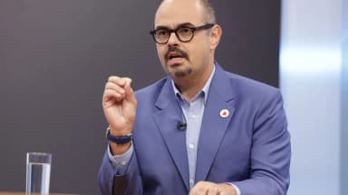 Governador de Minas Gerais, Mateus Simões, durante entrevista, foto de arquivo da Assembleia Legislativa
