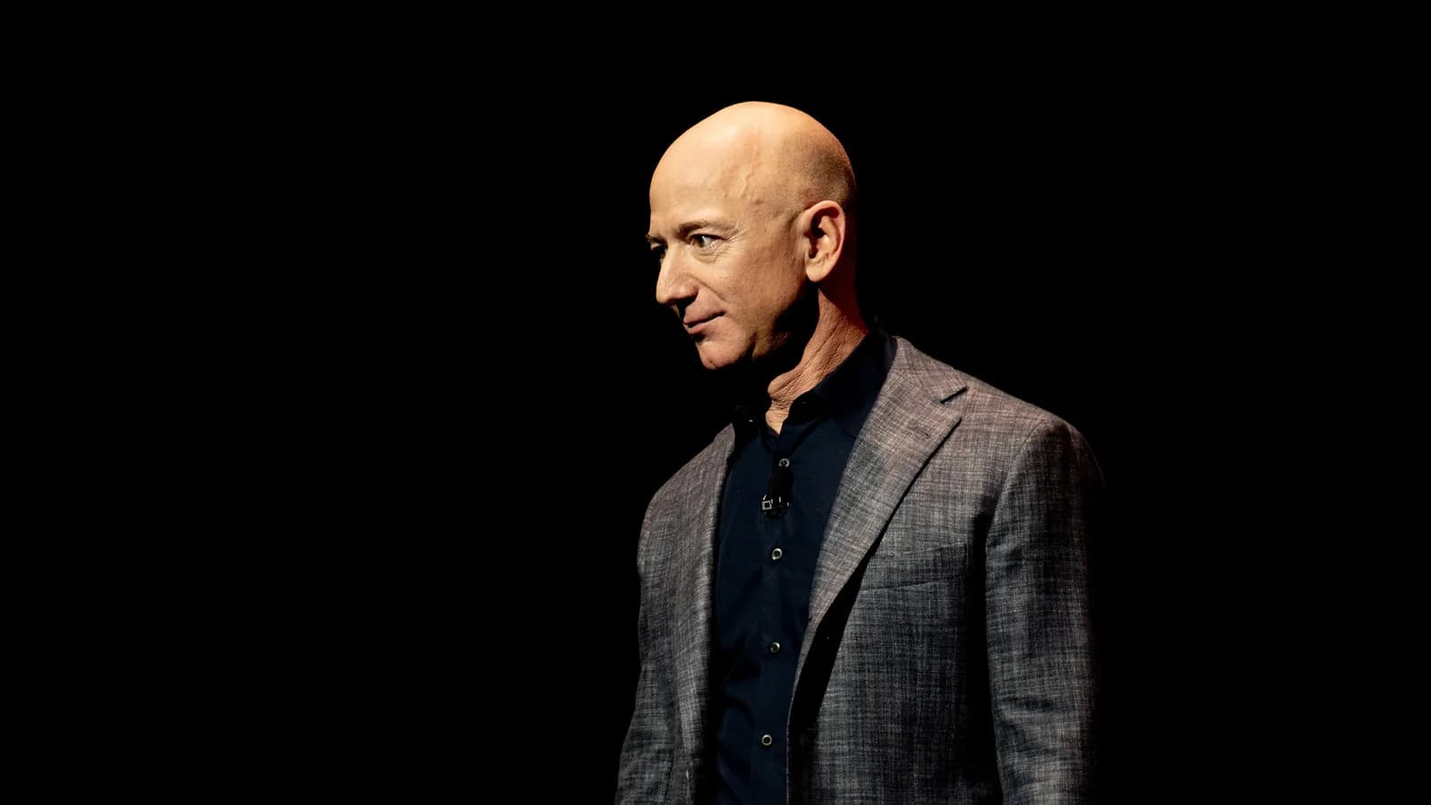 Jeff Bezos apresenta módulo lunar da Blue Origin
