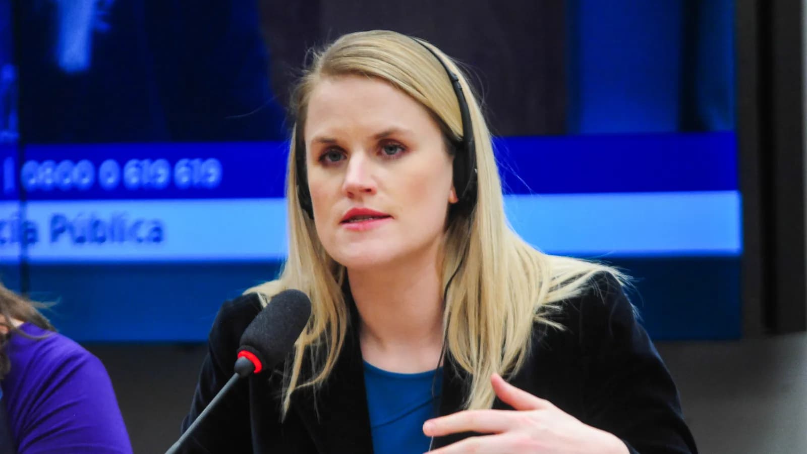 Frances Haugen depõe em audiência pública na Câmara dos Deputados