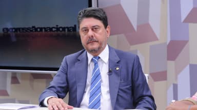 Wadih Damous, atual presidente da ANS, em entrevista; foto de arquivo de 2017, quando era deputado federal