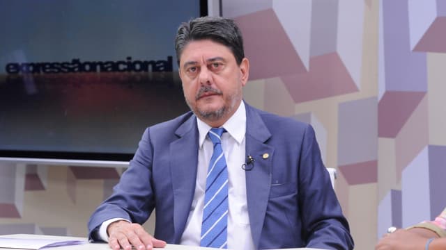 Wadih Damous, atual presidente da ANS, em entrevista; foto de arquivo de 2017, quando era deputado federal