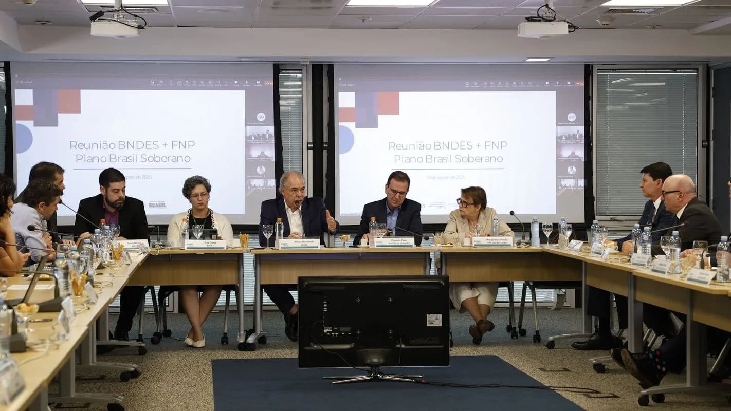 Reunião do BNDES com a Frente Nacional de Prefeitos sobre o Plano Brasil Soberano, para empresas afetadas pelo tarifaço dos EUA