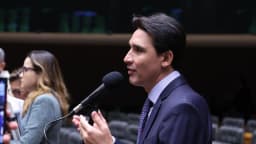 Deputado Silvio Costa Filho (Republicanos-PE) discursa no plenário da Câmara dos Deputados