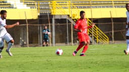 Jogadores do Noroeste em campo durante partida do Paulistão