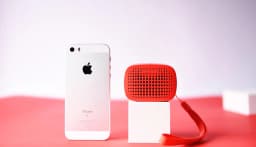 Imagem ilustrativa: iphone, tmall elf, speaker, gadget, technology, phone, smartphone, wireless, wireless technology, bluetooth speaker, electronic equipment, smart speaker, blueto