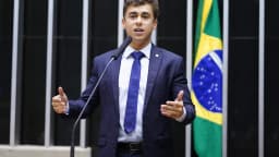 O deputado federal Nikolas Ferreira discursa na tribuna da Câmara dos Deputados (foto de arquivo)