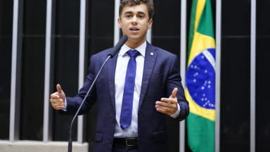 O deputado federal Nikolas Ferreira discursa na tribuna da Câmara dos Deputados (foto de arquivo)