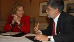 Celso Amorim em reunião