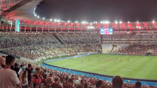 Estádio do Maracanã lotado em dia de jogo