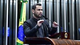Senador Cleitinho discursa à tribuna do Senado Federal, em Brasília (foto de arquivo)