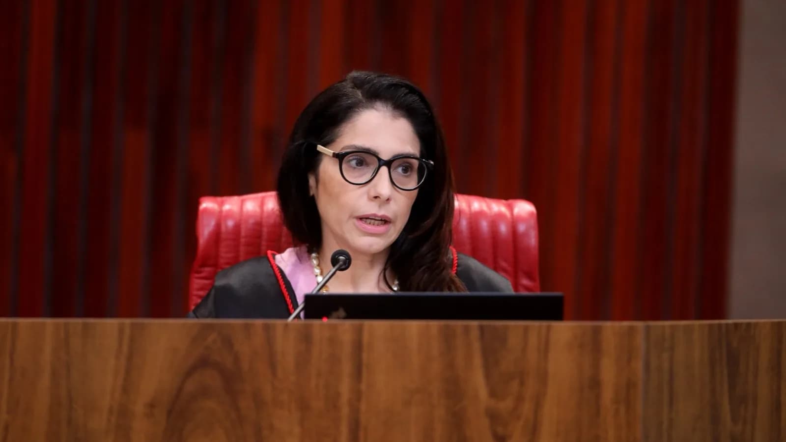 Ministra do TSE em sessão plenária, em imagem de arquivo do tribunal