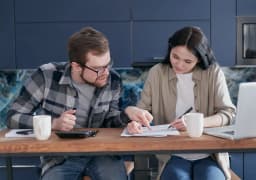 Imagem ilustrativa: Renegociação de dívidas: estratégias e apoio para consumidores endividados