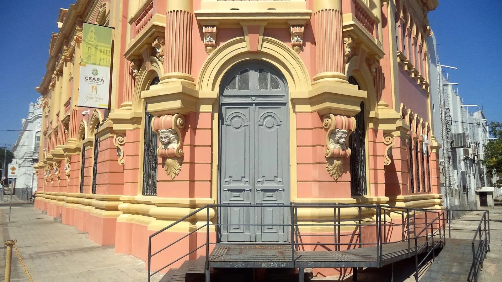 Fachada histórica do Palácio da Fazenda, sede da Secretaria da Fazenda do Ceará