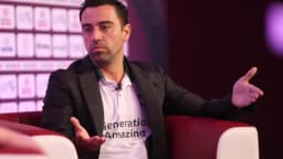 Xavi Hernández em entrevista, técnico da seleção da Holanda