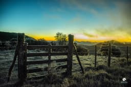 Cerca de madeira e campo cobertos de geada ao amanhecer em Urupema, na Serra Catarinense, em foto de arquivo