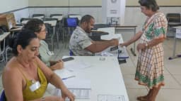 Observador da OEA acompanha votação em seção eleitoral no 2º turno