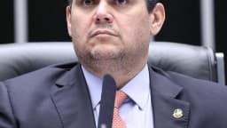 O senador Davi Alcolumbre preside sessão do Congresso Nacional