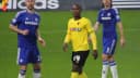 Filipe Luís em campo com a camisa do Chelsea, em partida de sua época como jogador