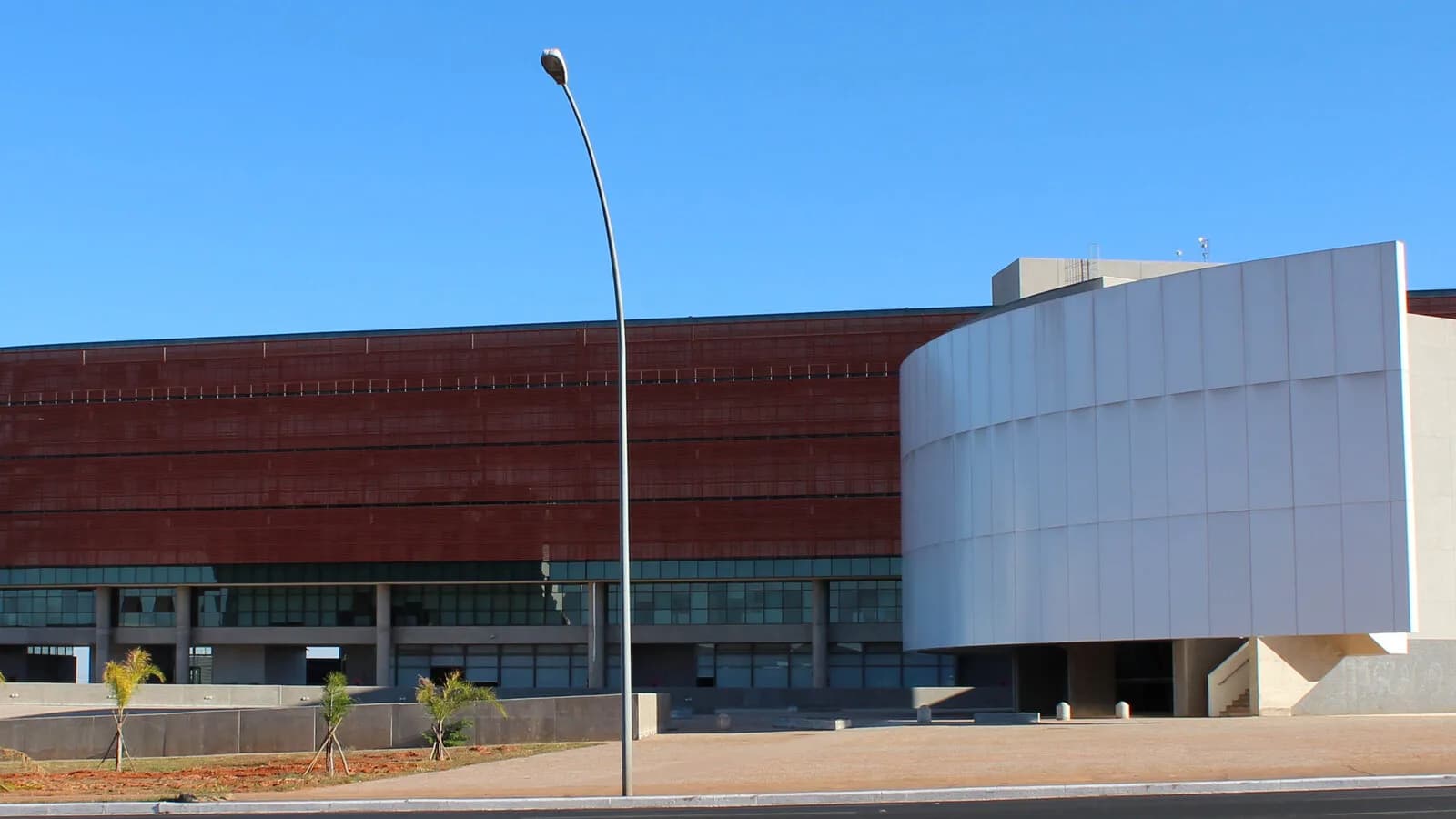 Fachada do prédio da Câmara Legislativa do Distrito Federal