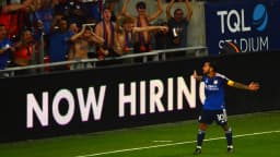 Lucho Acosta comemora gol em foto de arquivo de 2023, quando defendia o Cincinnati pela MLS