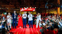 Lula ao lado de Alckmin, Haddad e outros aliados durante convenção que oficializou sua candidatura à reeleição, em São Paulo