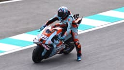 Raul Fernandez pilotando a Aprilia da Trackhouse Racing, em foto de arquivo do GP da Malásia de 2025