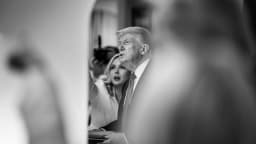 Donald Trump fala com jornalistas na Sala de Imprensa da Casa Branca