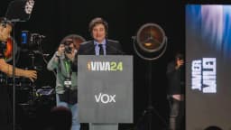 O presidente argentino Javier Milei discursa em evento na Espanha