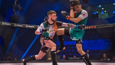Foto de arquivo ilustrativa de luta de MMA em octógono (não é da luta em Xangai)