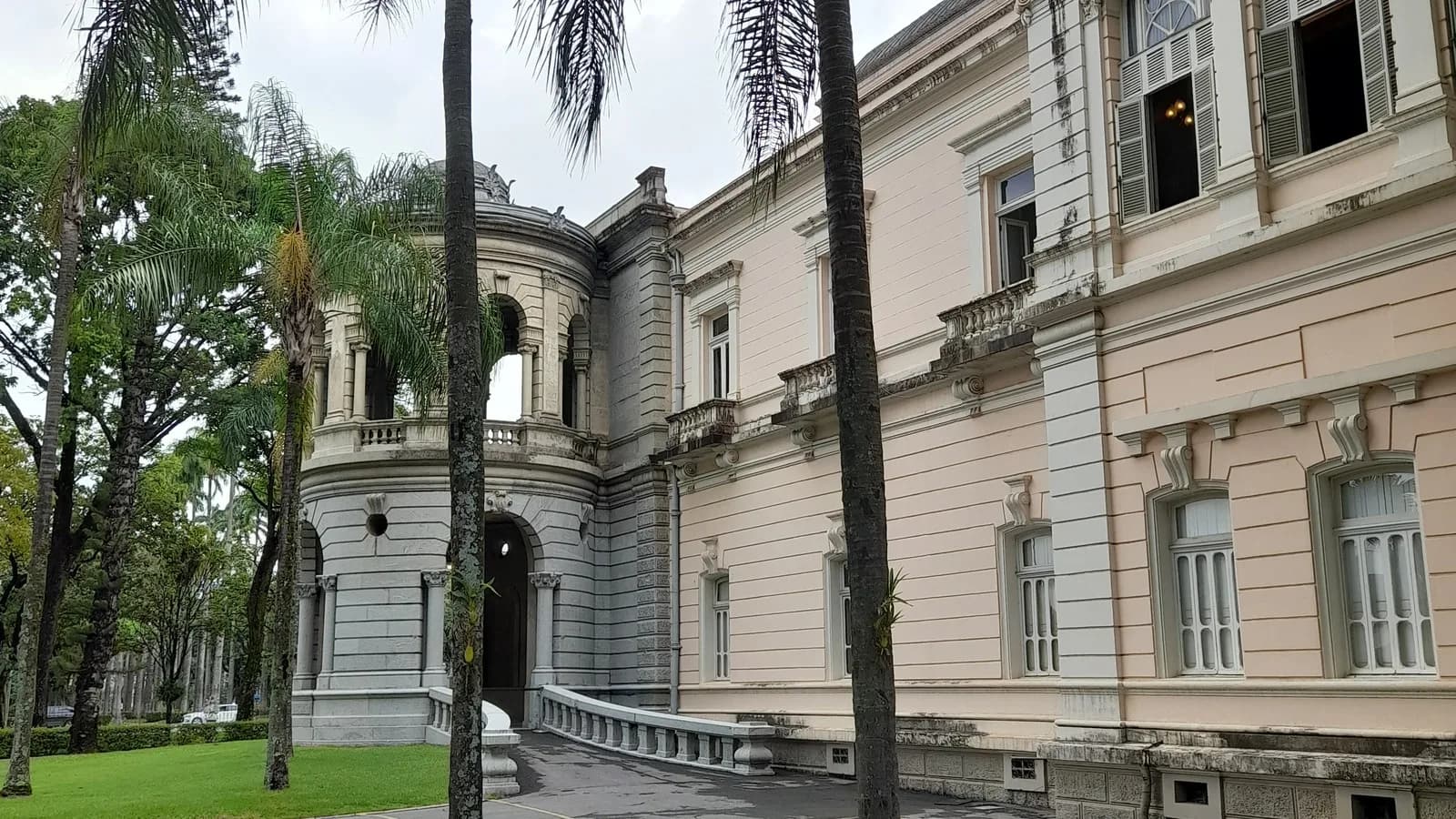 Fachada do Palácio da Liberdade, sede do governo de Minas Gerais, em Belo Horizonte
