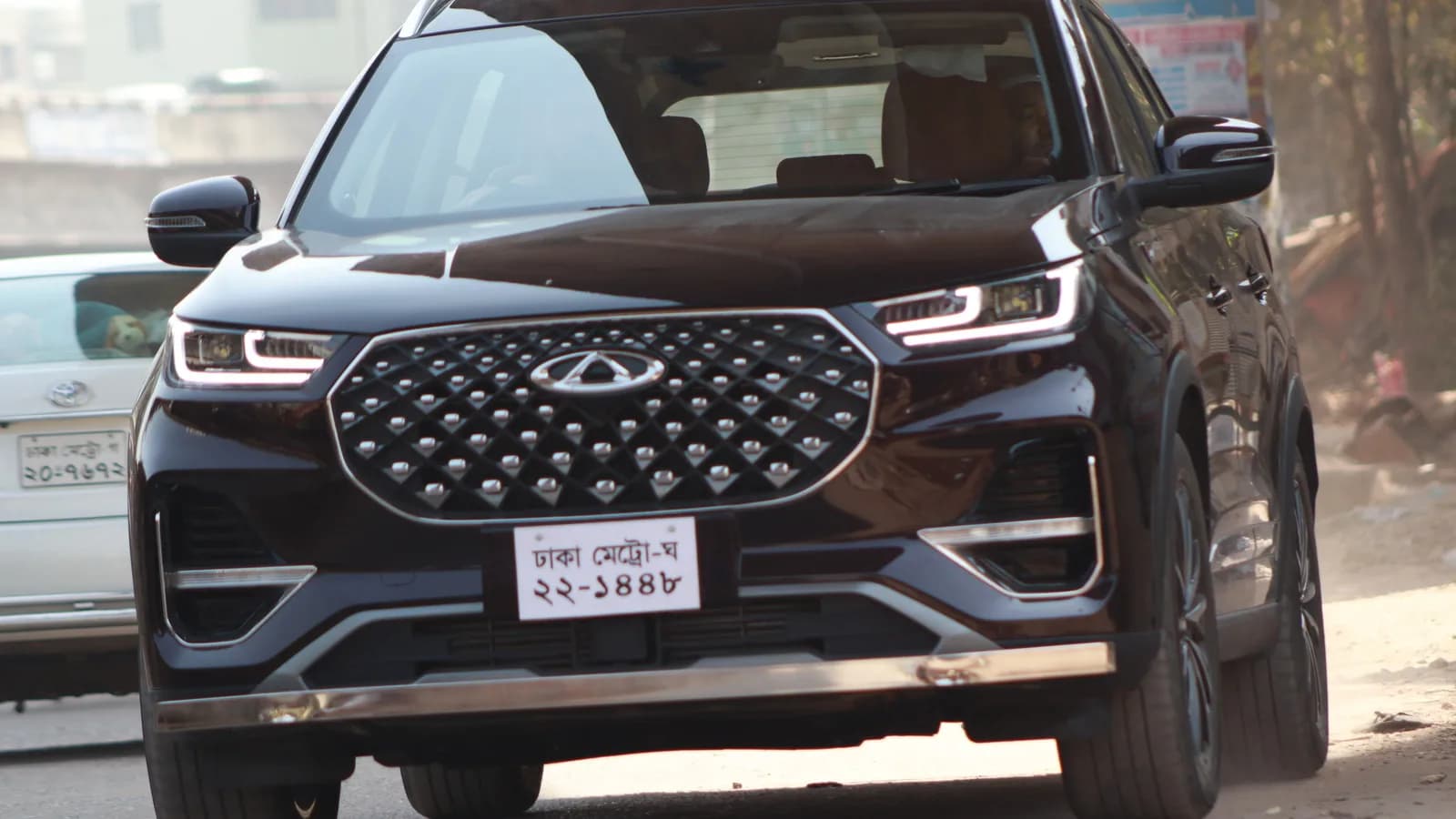 Caoa Chery Tiggo 8, modelo fabricado na unidade de Anápolis, fotografado em outro mercado