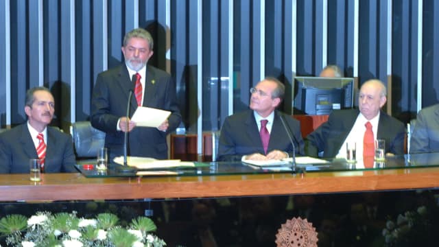 Lula discursa em foto de arquivo de posse presidencial anterior