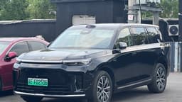 SUV GAC GS9 preto fotografado em via pública na China, o mesmo modelo que estreia no Brasil