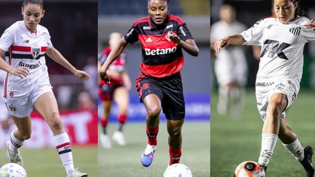 Três jogadoras de futebol feminino brasileiro disputam a bola em campo