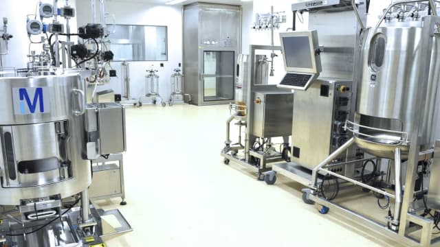 Laboratório de produção farmacêutica da Fiocruz, foto de arquivo/contexto