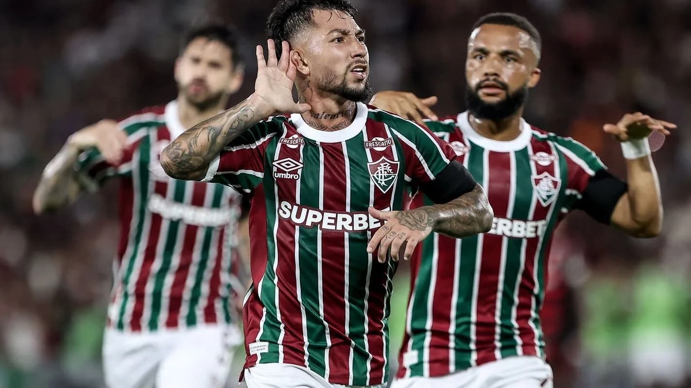 Jogadores do Fluminense comemoram gol em partida no Maracanã (foto de arquivo)