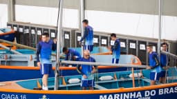 Alunos em treinamento a bordo de embarcação da Marinha do Brasil, em curso de formação de oficiais da Marinha Mercante (foto de arquivo, ilustrativa)