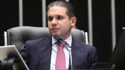 Hugo Motta preside sessão na Câmara dos Deputados