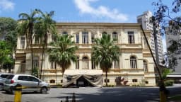 Fachada do prédio histórico do 1º Batalhão de Bombeiros Militar, em Belo Horizonte