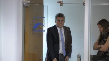 Romero Jucá, então senador por Roraima, em corredor do Senado, foto de arquivo