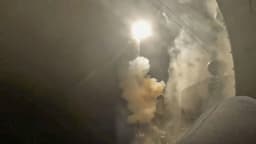 Lançamento de míssil durante ataque dos Estados Unidos ao Irã, em imagem de arquivo do conflito
