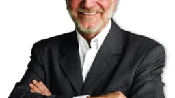 Retrato do deputado federal e candidato ao governo de Minas Gerais Patrus Ananias