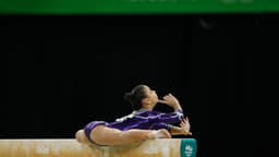 Flávia Saraiva durante prova da trave em competição de ginástica, foto de arquivo
