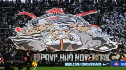 Torcida do Corinthians em mosaico no estádio