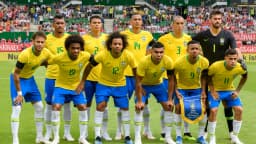 Seleção brasileira, com Neymar entre os jogadores, posa para foto antes de amistoso (foto de arquivo de 2018)