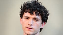 Retrato do ator Tom Holland, protagonista de 'Homem-Aranha: Um Novo Dia', em evento em julho de 2026
