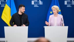 Volodymyr Zelensky fala em coletiva de imprensa ao lado de Ursula von der Leyen