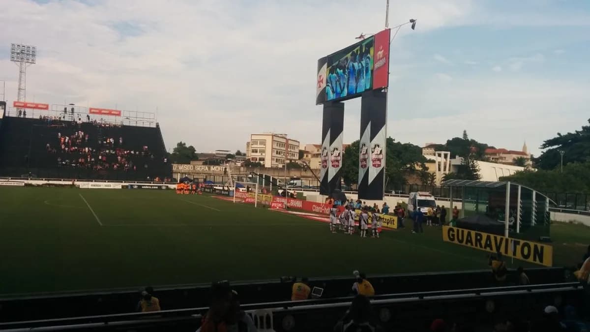 Vista do estádio São Januário, sede do Vasco da Gama, em dia de jogo (foto de arquivo)