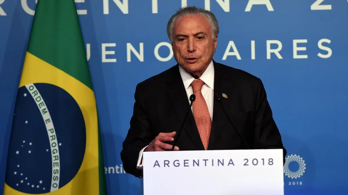 Michel Temer discursa em coletiva de imprensa durante cúpula do G20 na Argentina
